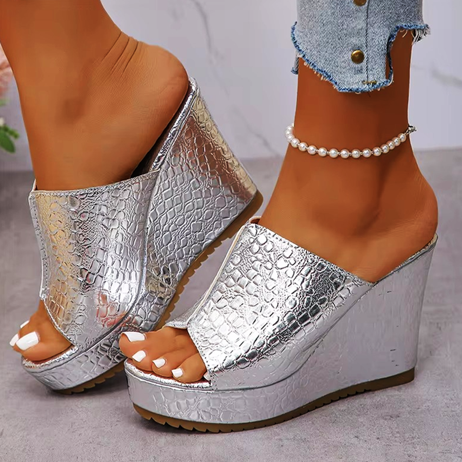 LuxeShine Wedge