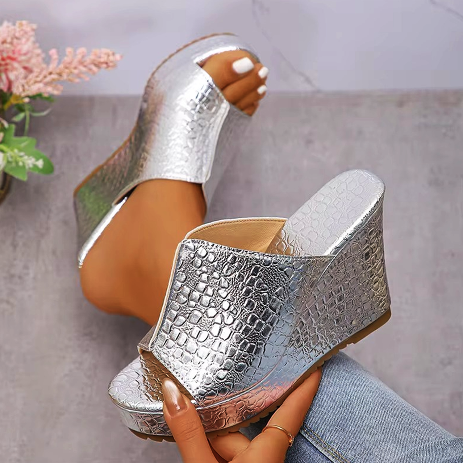 LuxeShine Wedge