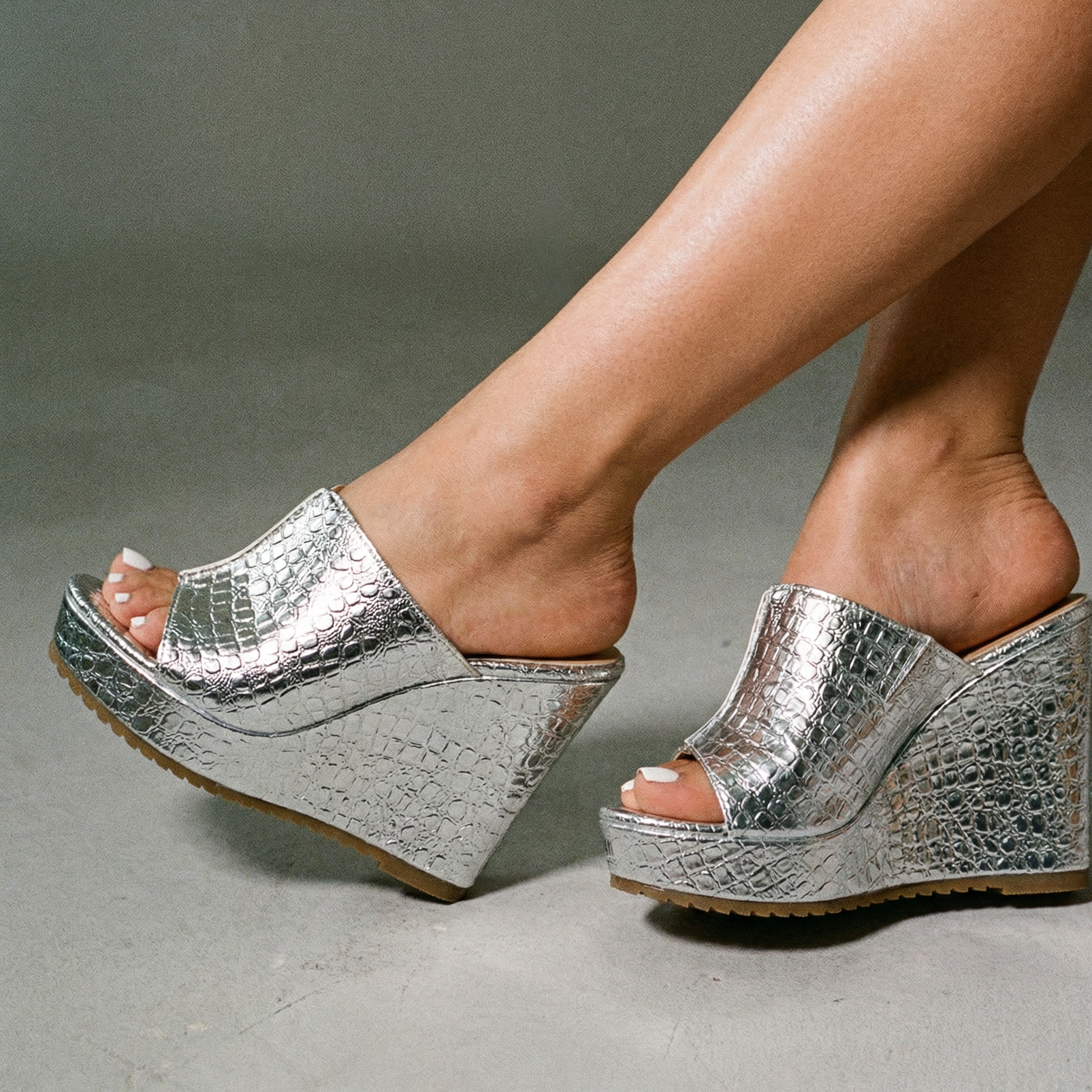 LuxeShine Wedges