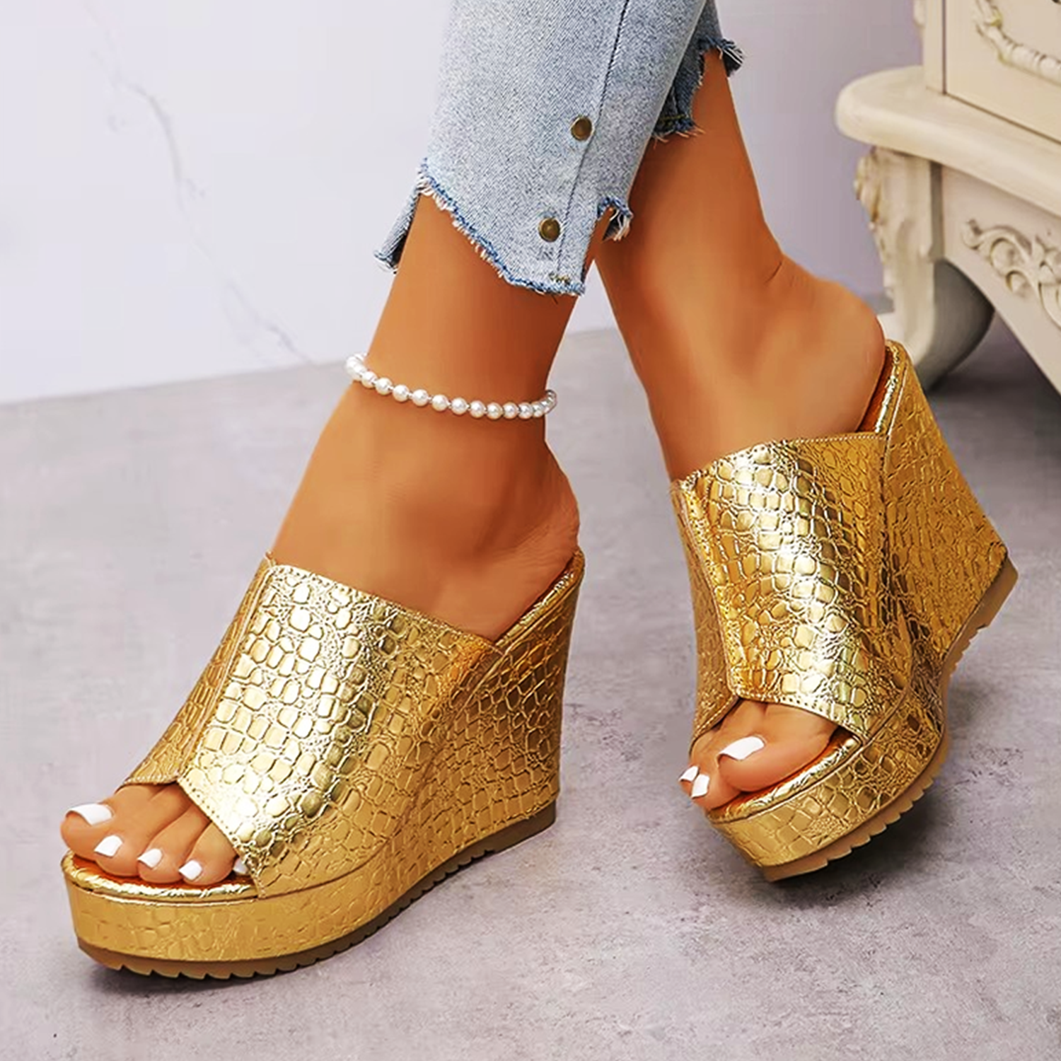 LuxeShine Wedge
